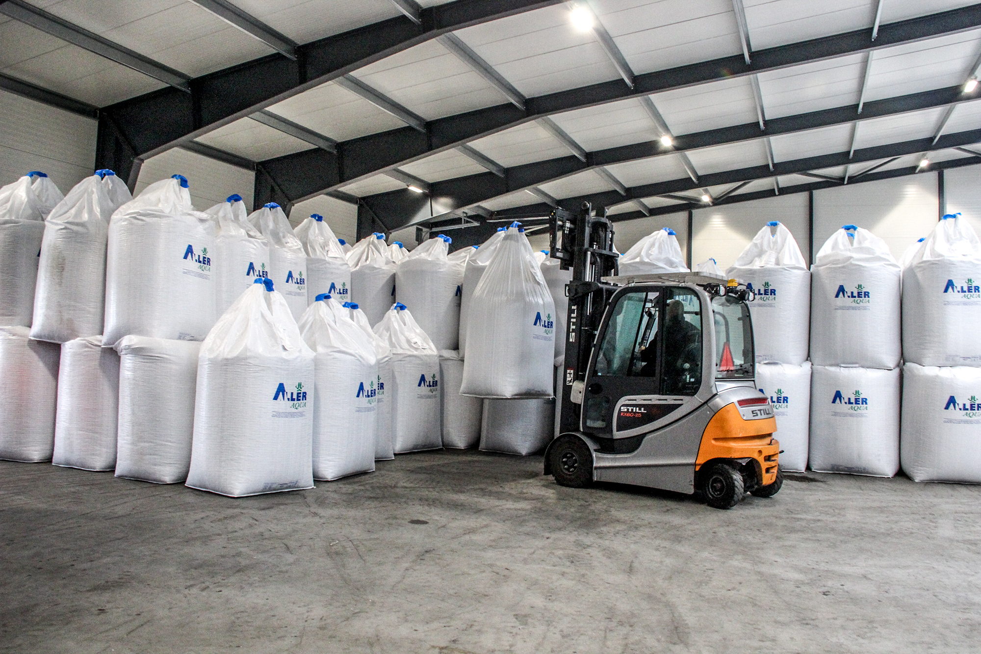 Cargo Warehouse 3756 Web